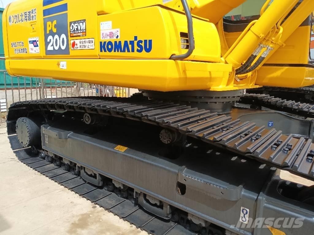 Komatsu PC200-8 Bageri guseničari