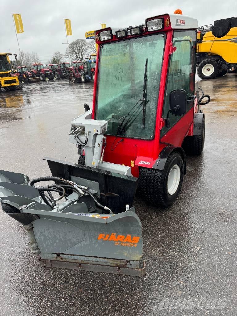 Timan Tool-Trac 245 Pomoćne mašine