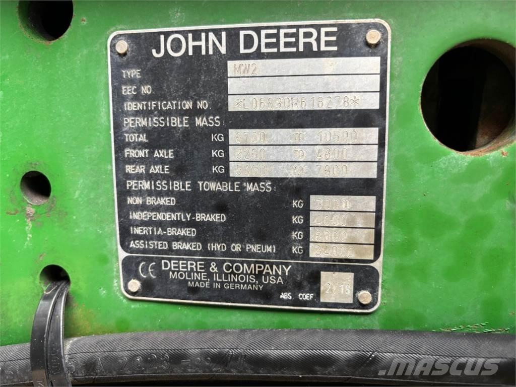 John Deere 6830 Traktori