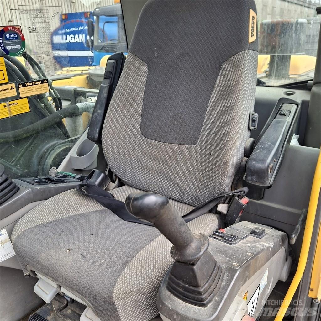 Volvo EC 210 C L Bageri guseničari