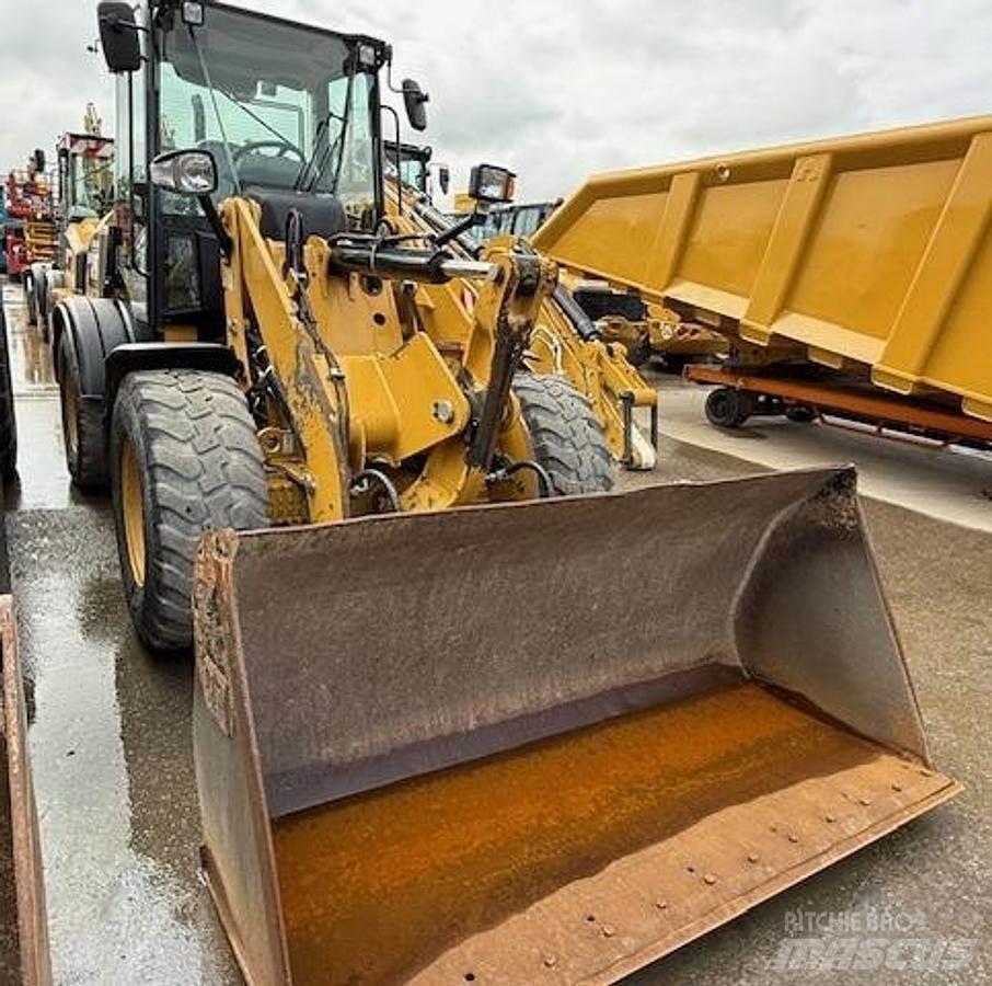 CAT 908M Utovarivači na točkove
