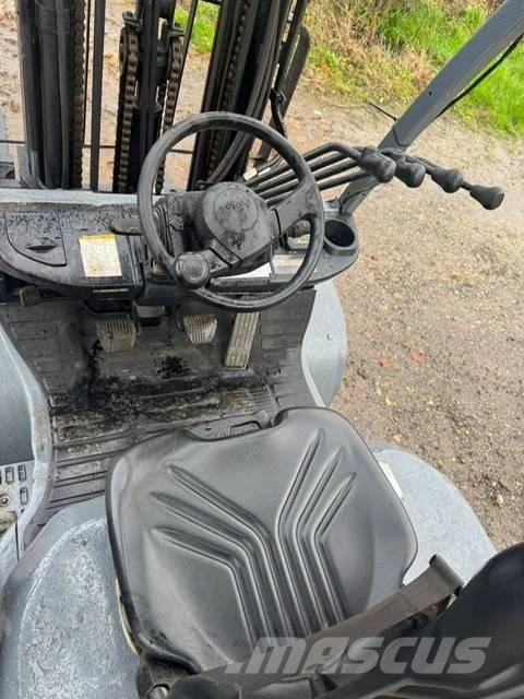 Toyota 8 FDF 30 Dizelski viljuškari