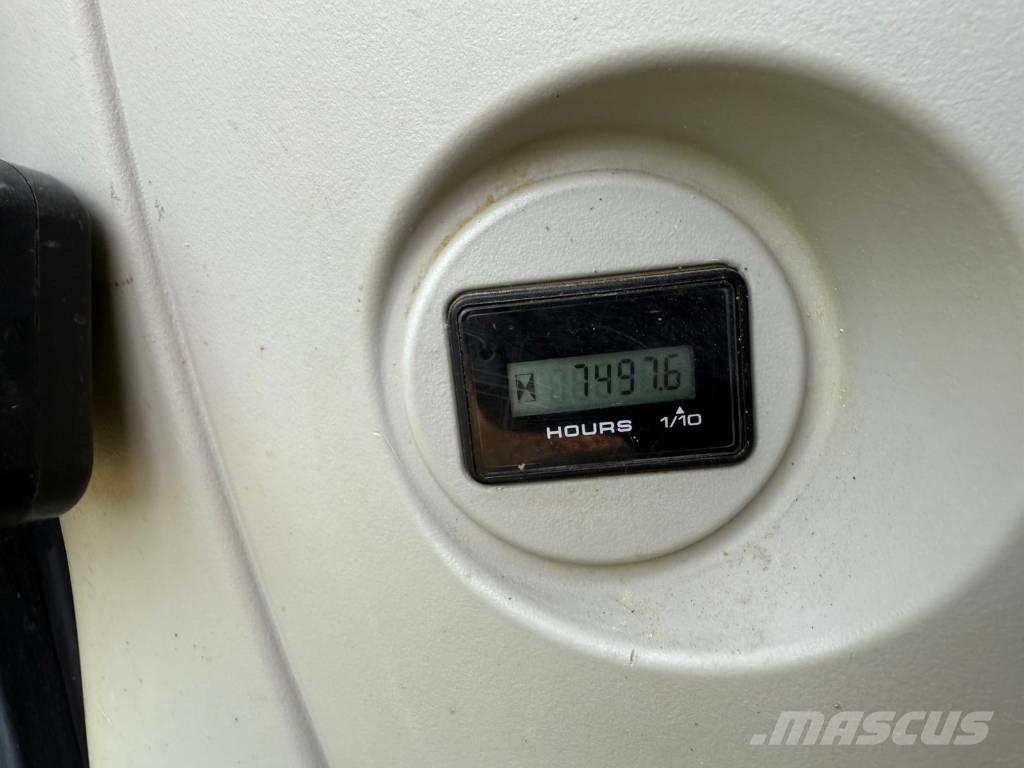 Kobelco SK 210 LC Bageri guseničari