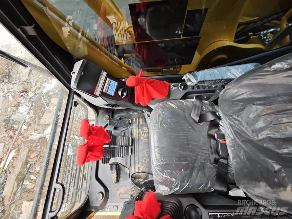 Komatsu PC 220-8 Bageri guseničari