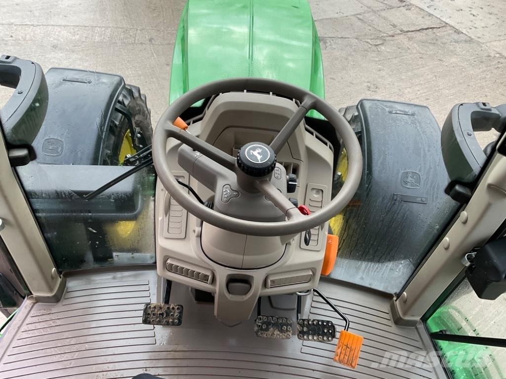 John Deere 6130 M Traktori