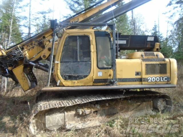 John Deere 200 LC Mašine za kleščenje grane stabla