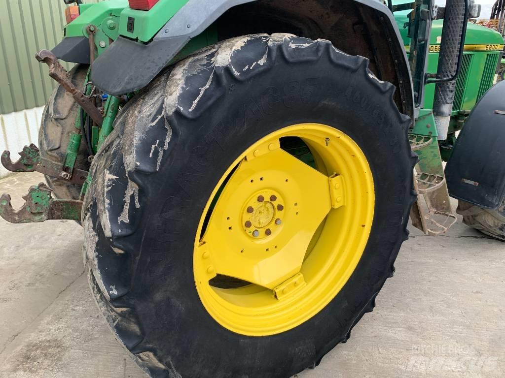 John Deere 6800 Traktori