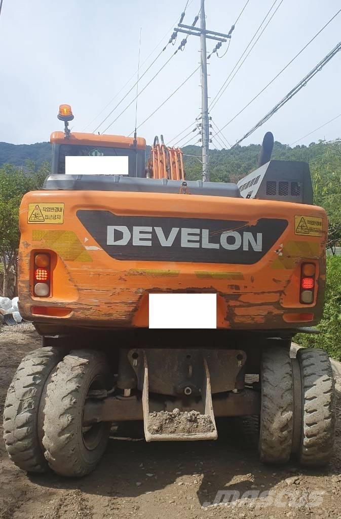 Doosan DX 140 W Bageri točkaši