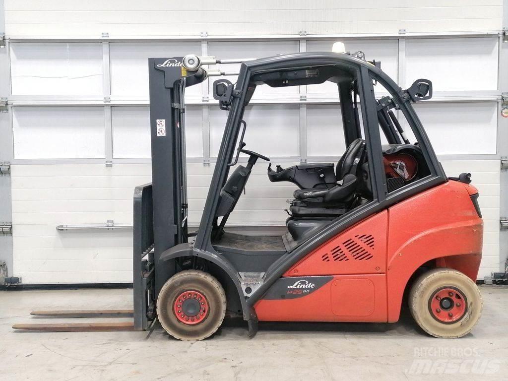 Linde H25T-02 Plinski viljuškari