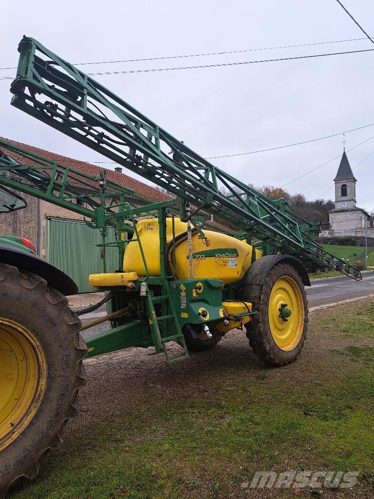 John Deere 732 Vučene prskalice