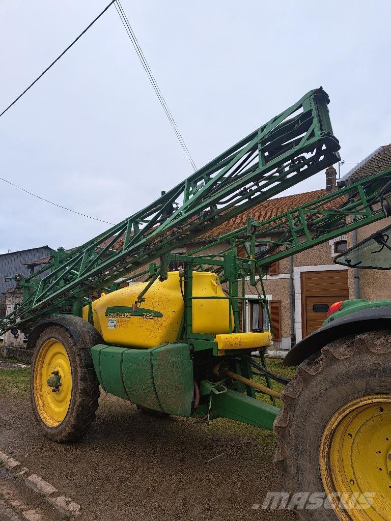 John Deere 732 Vučene prskalice