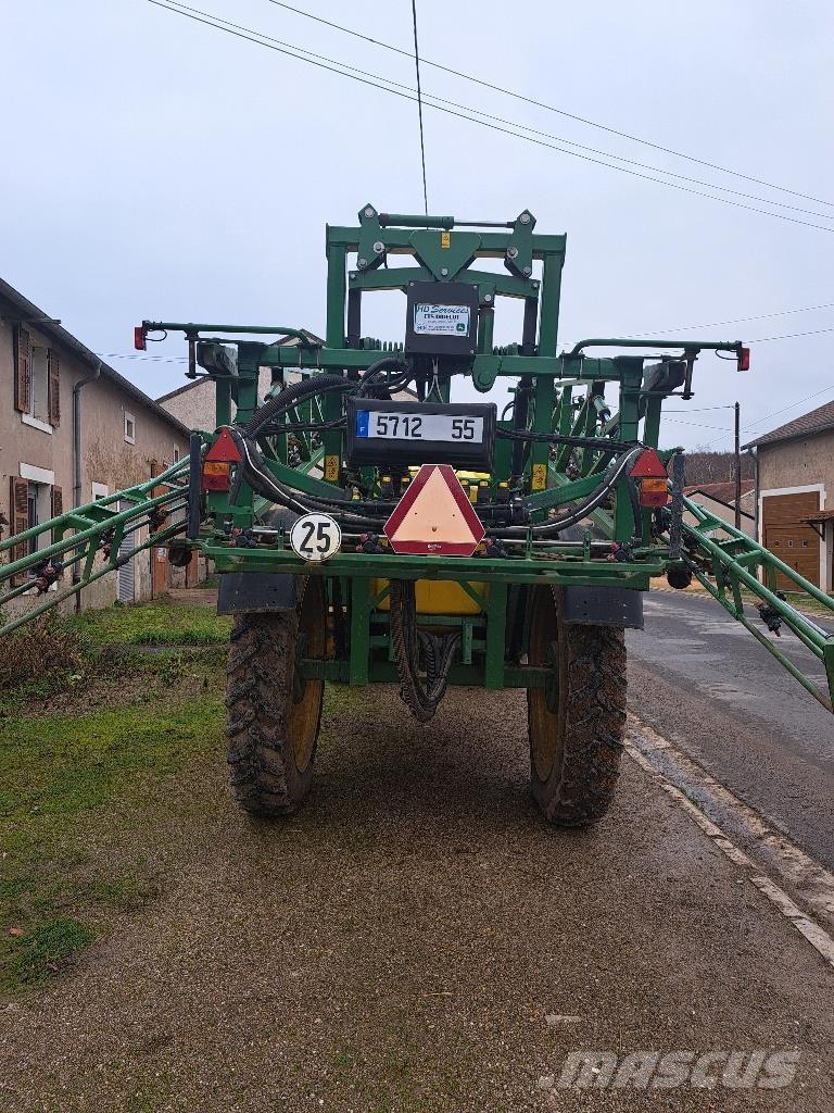 John Deere 732 Vučene prskalice