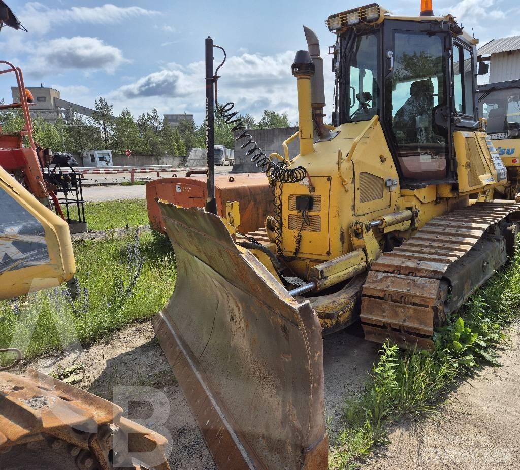 Komatsu D 51 EX-22 Buldožeri guseničari