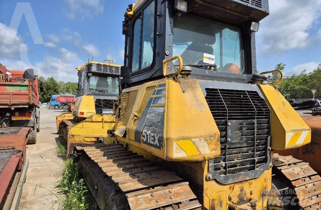 Komatsu D 51 EX-22 Buldožeri guseničari