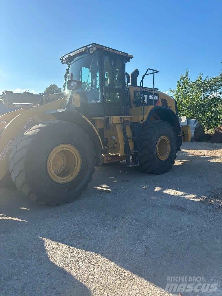 CAT 966m Utovarivači na točkove
