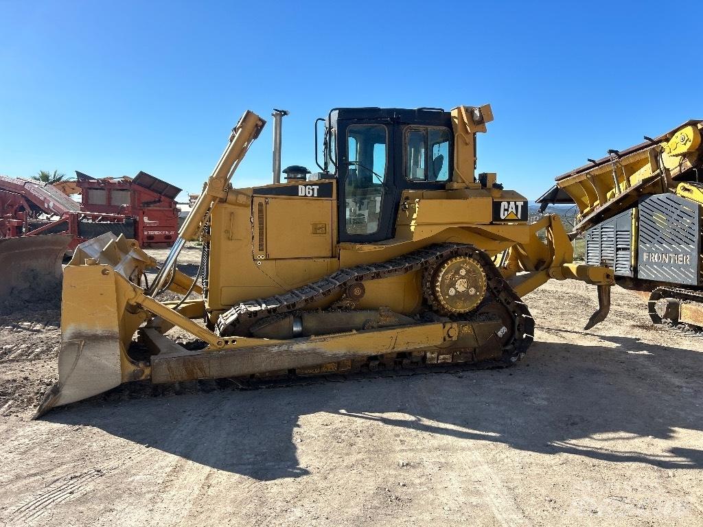 CAT D 6 T XL Buldožeri guseničari