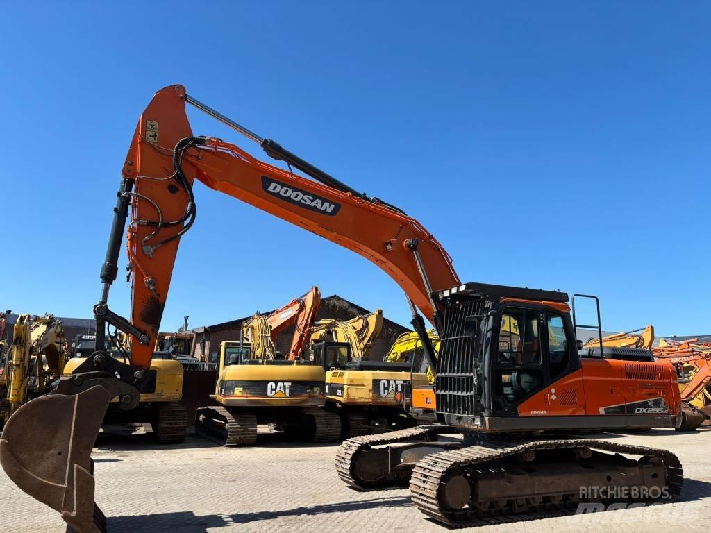 Doosan DX 255 NLC-5 Bageri guseničari