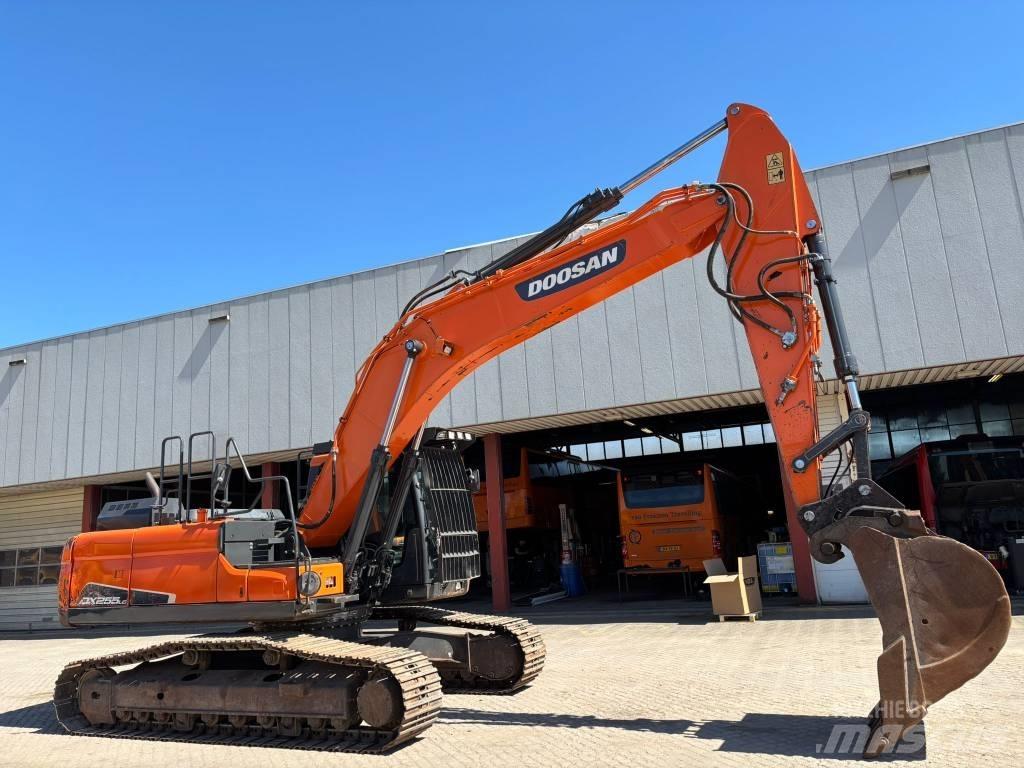 Doosan DX 255 NLC-5 Bageri guseničari