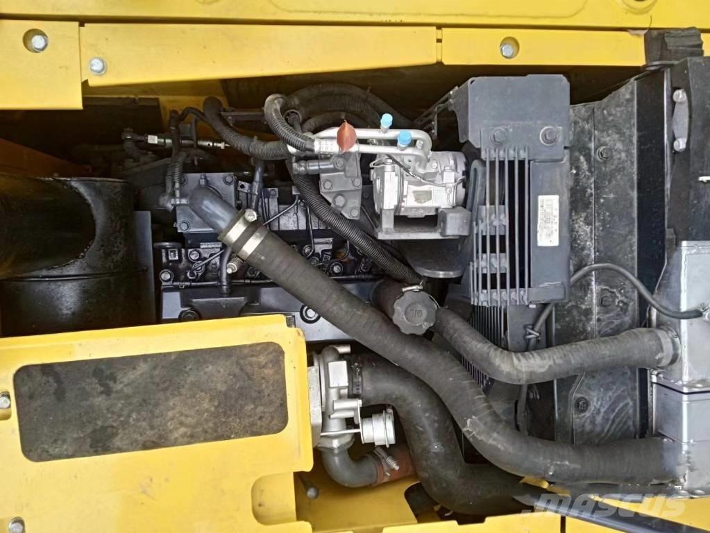 Komatsu PC130-7 Bageri guseničari