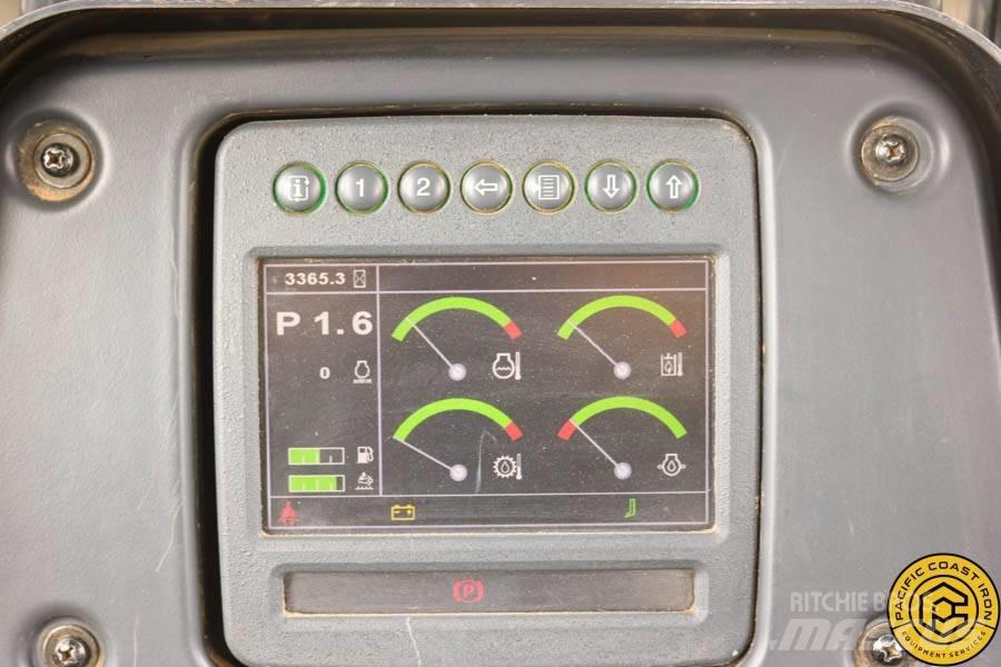 DEERE 750K XLT Buldožeri guseničari
