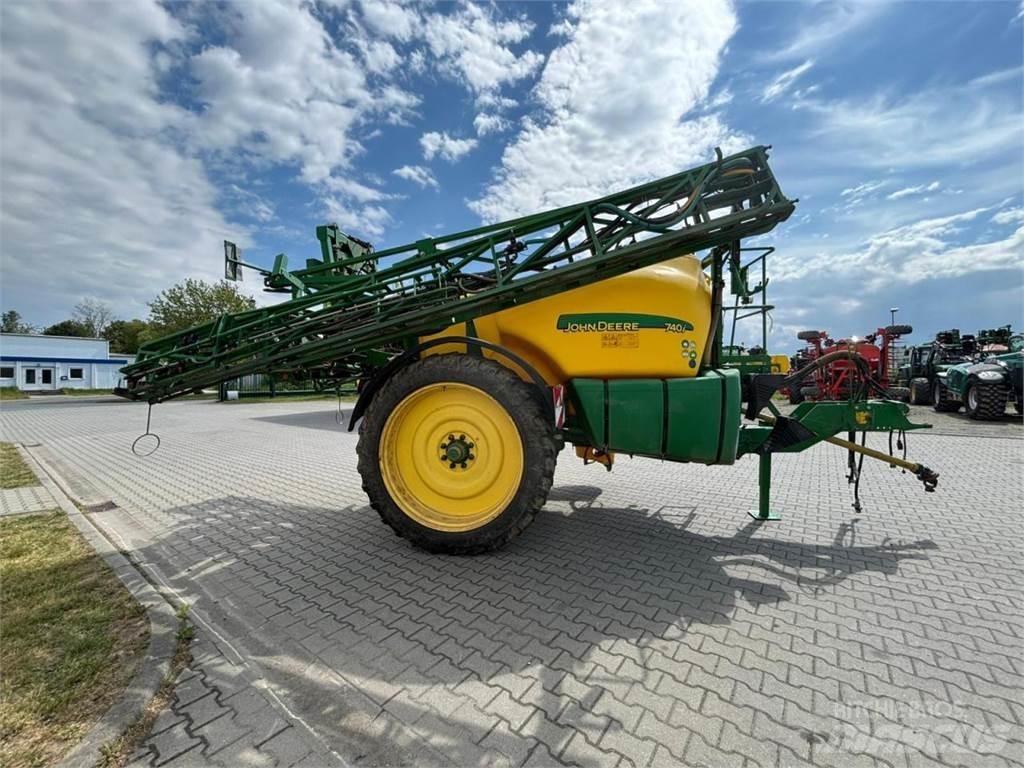 John Deere 740i Vučene prskalice