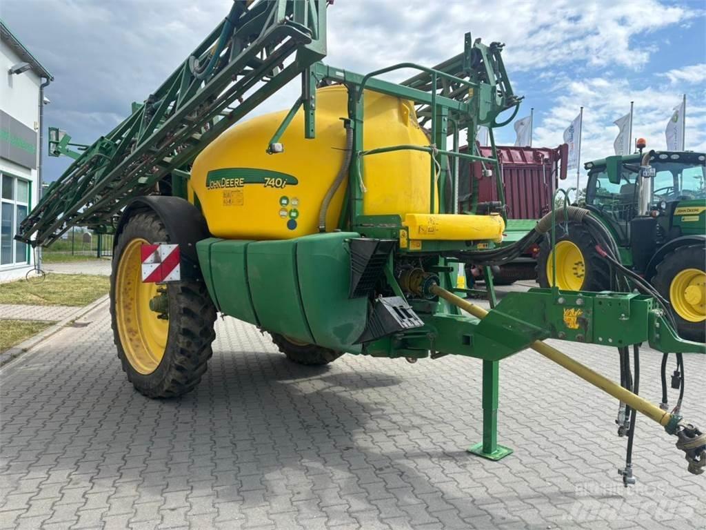 John Deere 740i Vučene prskalice