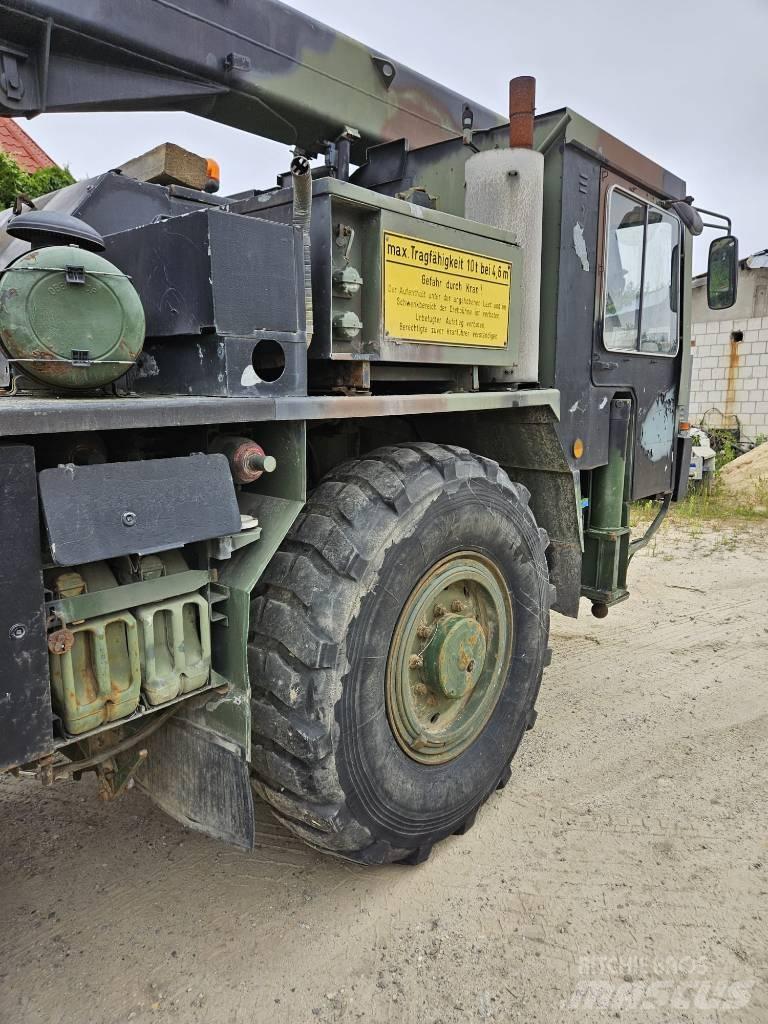 Liebherr UM 109 FKL Polovni mini kranovi