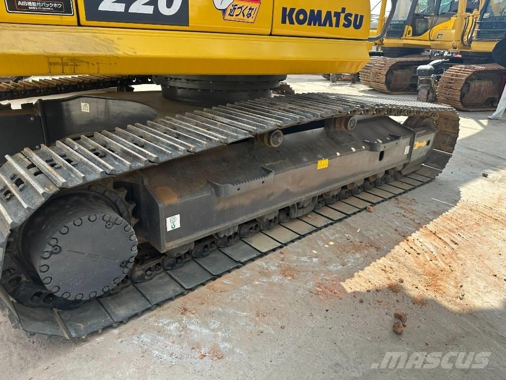 Komatsu PC220-8 Midi bageri 7t – 12t
