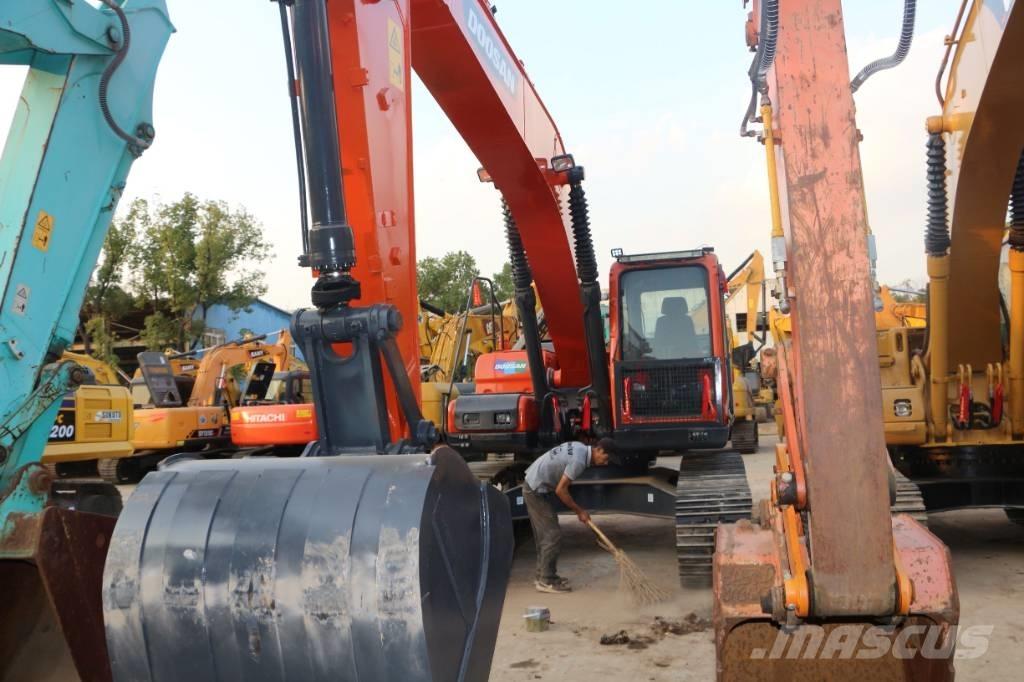 Doosan dx225 Bageri guseničari