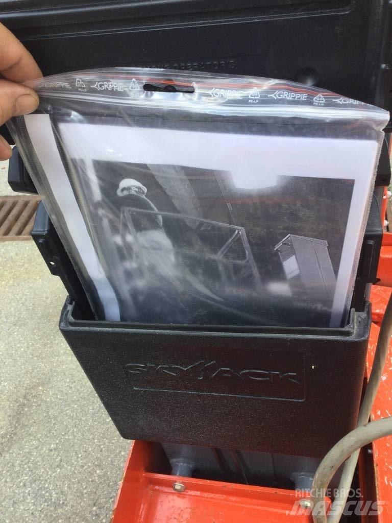 SkyJack SJ 12 Makazaste platforme