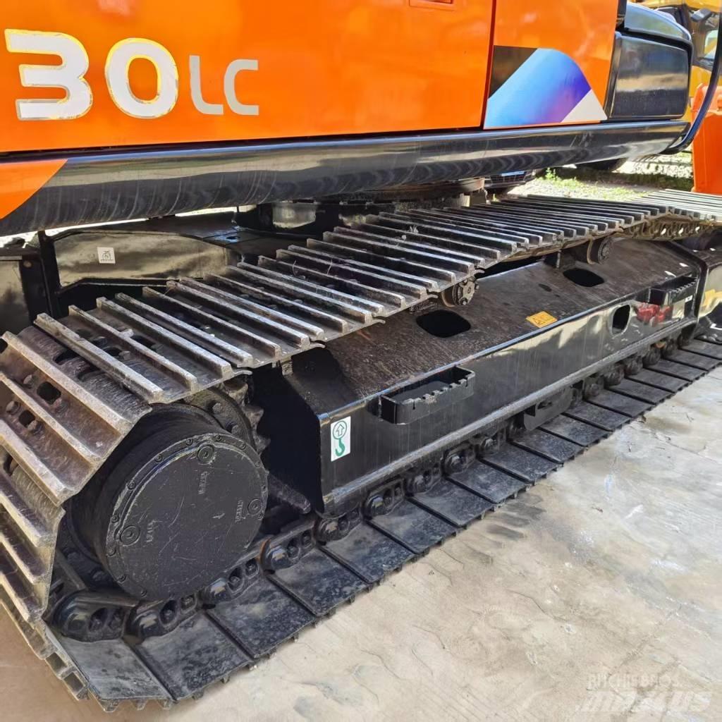 Hitachi ZX 130 Bageri guseničari