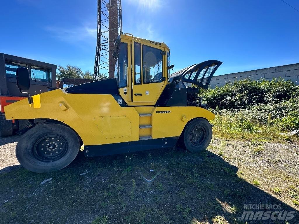 Bomag BW24RH Gumeni valjci na točkovima