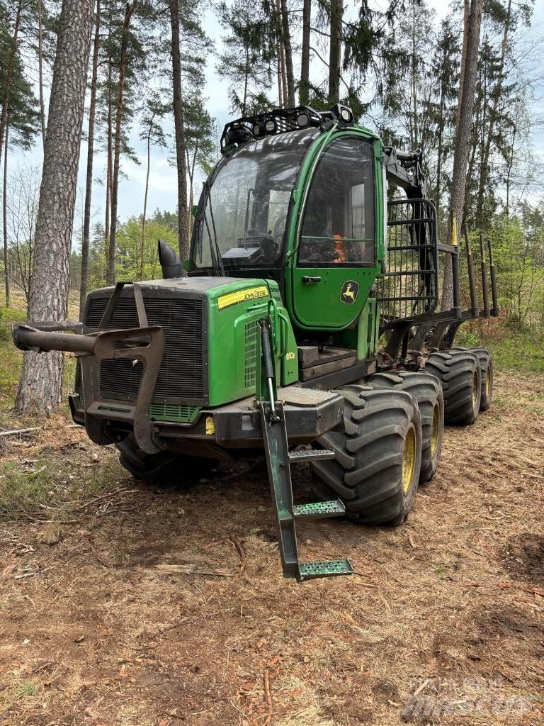 John Deere 810 E Forvarderi
