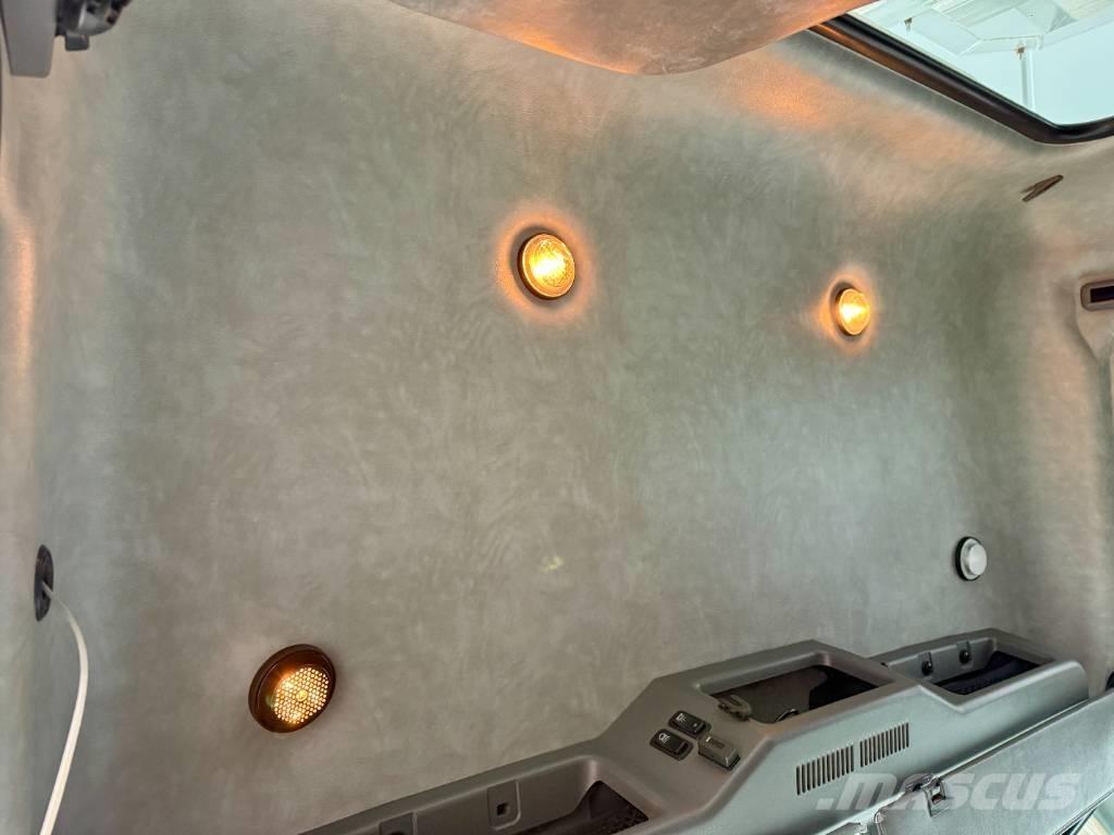 Mack GU813 Tegljači