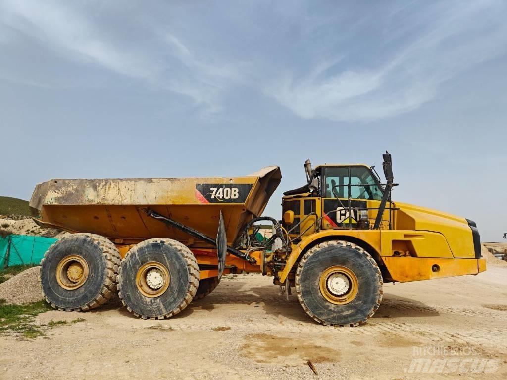 CAT 740B Zglobni damperi