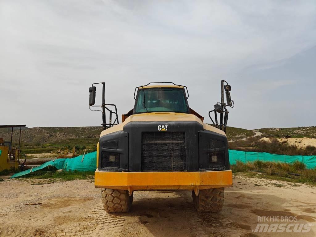 CAT 740B Zglobni damperi