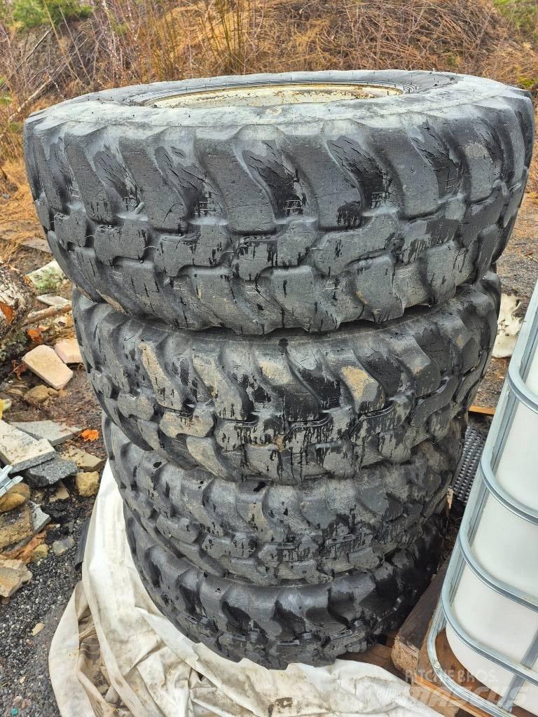 Dunlop 365/80R20 Gume, točkovi i felne