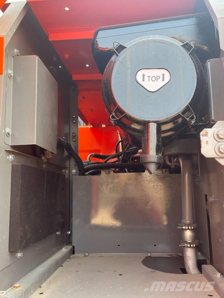 Hitachi ZX 210 Bageri guseničari