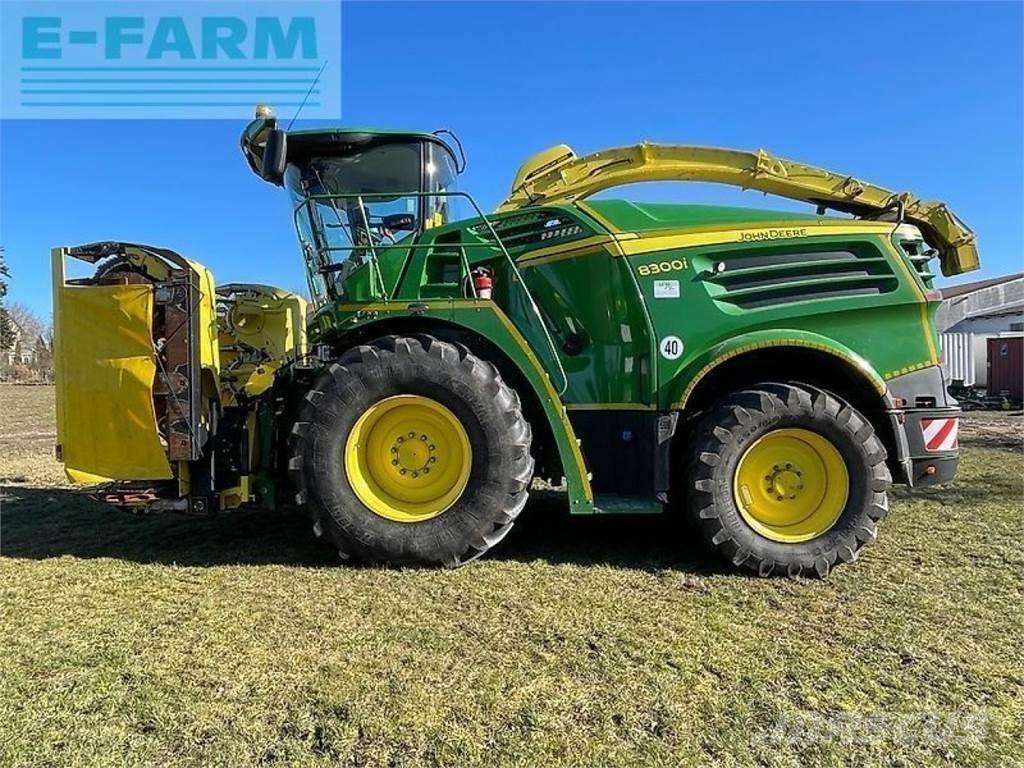 John Deere 8300 Mašine za stočnu hranu sa sopstvenim pogonom