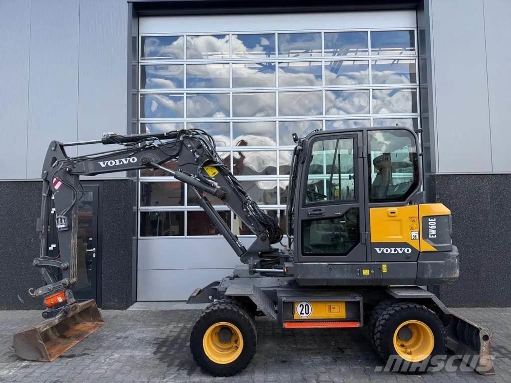 Volvo EW60E | A/C Midi bageri 7t – 12t