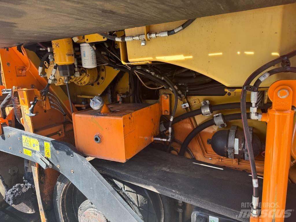 CAT AP 555 E Asfaltni finišeri