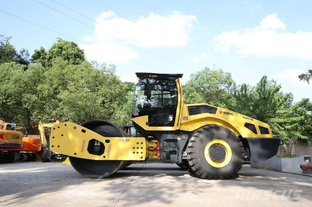 Bomag BW 226 BVC-5 Valjci sa duplim bubnjem