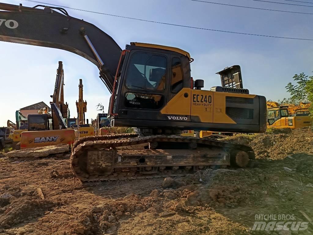 Volvo EC 240 Bageri guseničari