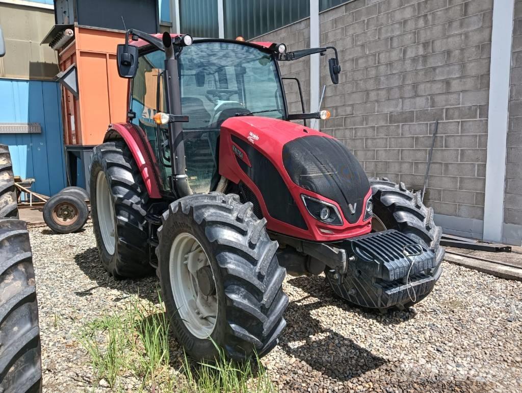 Valtra A 114 Traktori