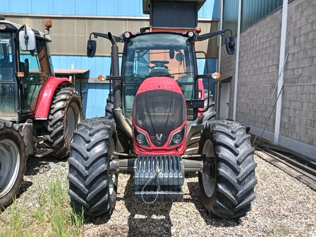 Valtra A 114 Traktori