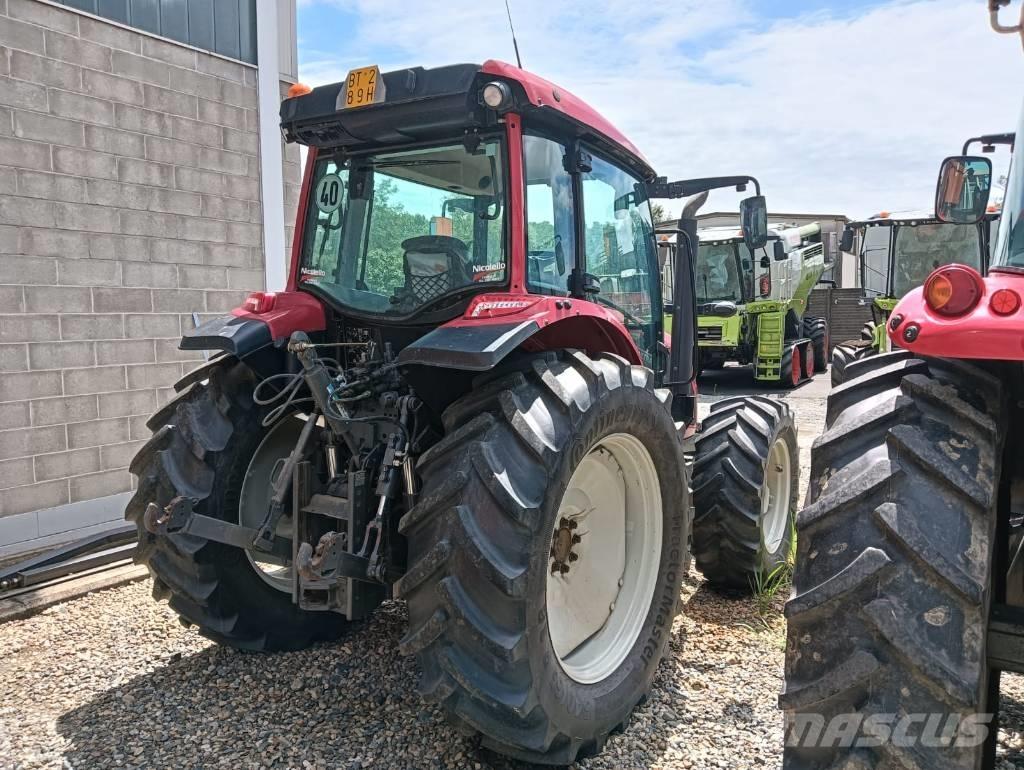 Valtra A 114 Traktori