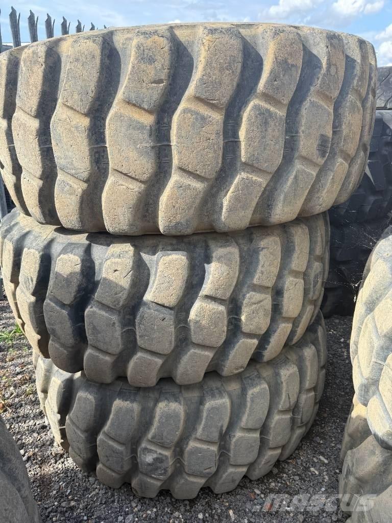 Bridgestone 23.5R25 Gume, točkovi i felne