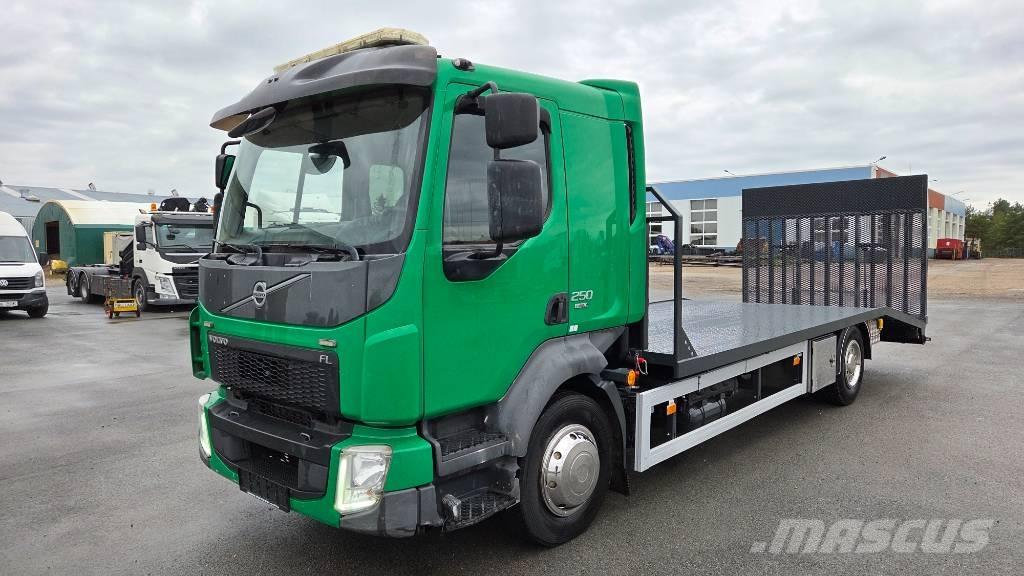 Volvo FL250 4X2 Kamioni sa ravan platformom / vitlom
