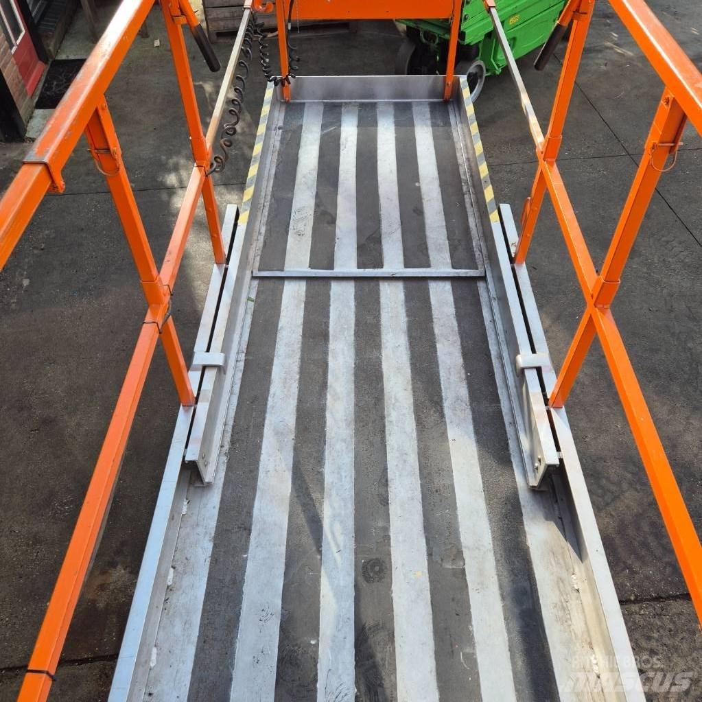 JLG 3246 ES Makazaste platforme
