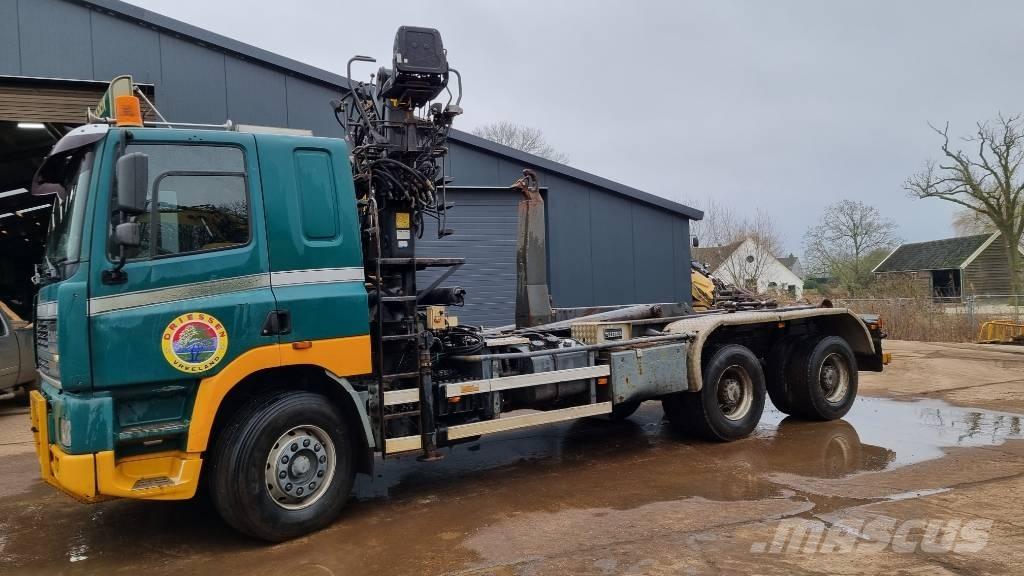 Ginaf M 3232-S Rol kiper kamioni sa kukom za podizanje tereta